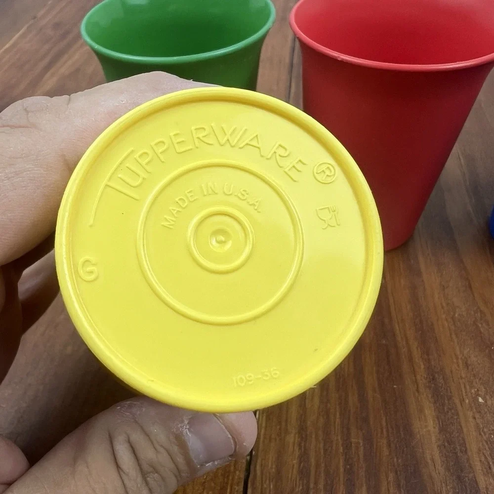 Set of 4 Classic Tupperware 7oz Bell Tumblers Primary Colors #109 Series 1970s